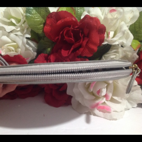 Betsey Johnson Cat Face Wristlet Bag - Picture 8 of 16